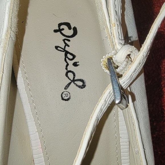 Qupid Mary Jane Peep Toe Heel - Picture 10 of 16